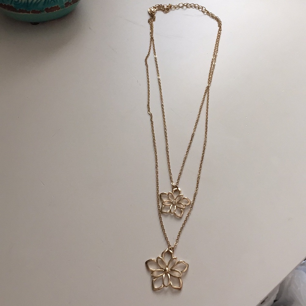 Gold colored necklace